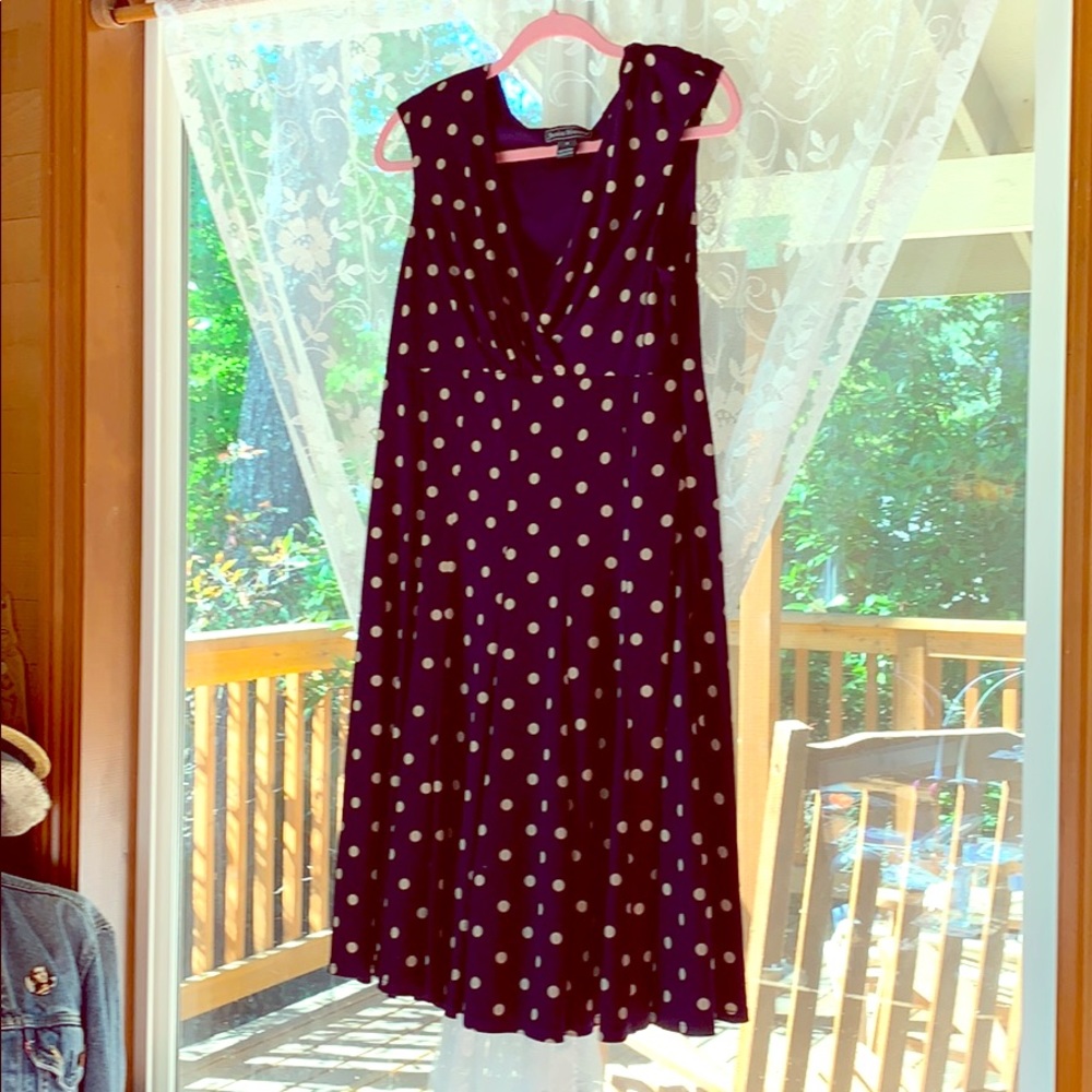 Navy polka dot v neck dress
